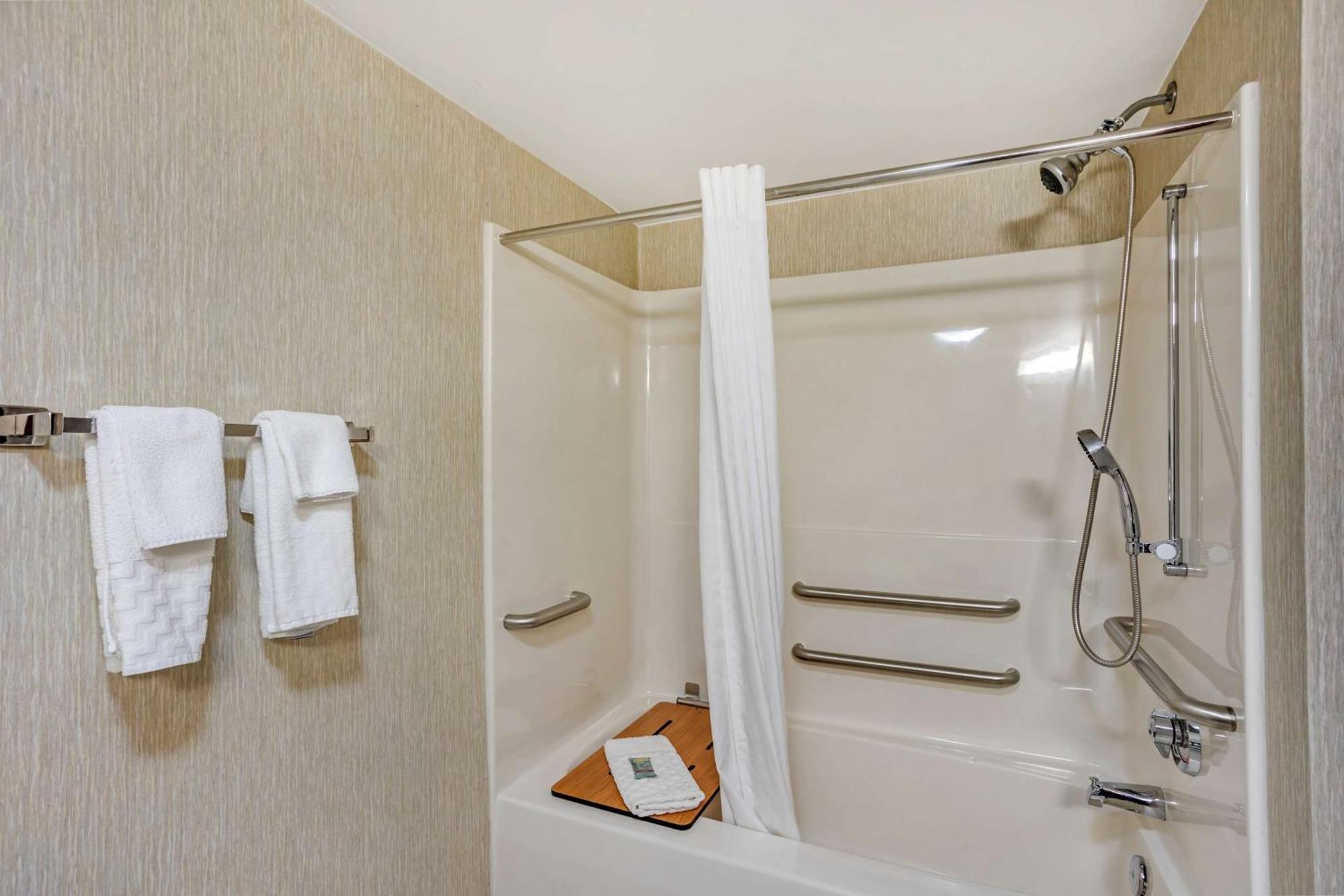 Best Western Danville Inn Bagian luar foto