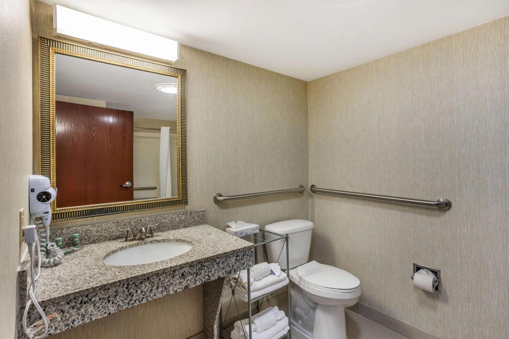Best Western Danville Inn Bagian luar foto